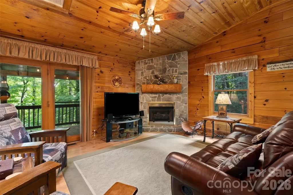 976 Wildcat Run Maggie Valley NC 28751