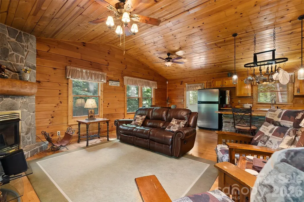 976 Wildcat Run Maggie Valley NC 28751