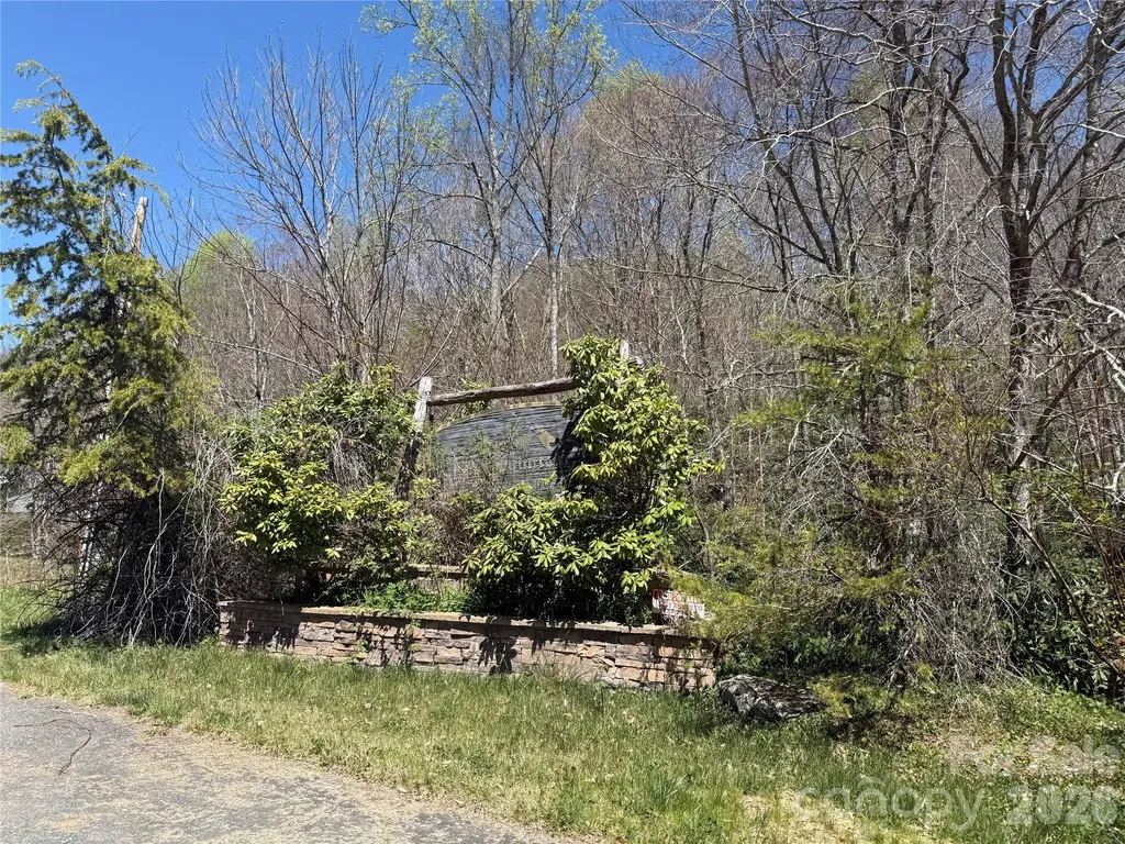 24 Elk Mountain Loop Newland NC 28657