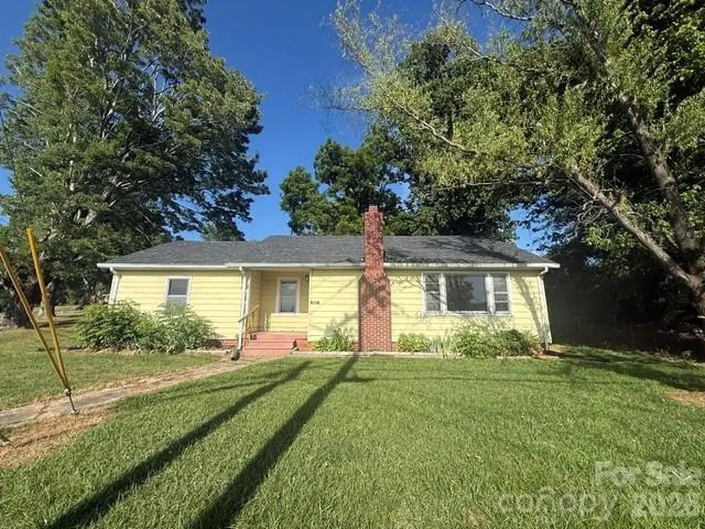 307 Yancey Street Marion NC 28752