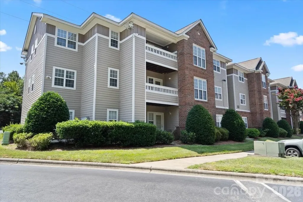 9810 Campus Walk Lane Charlotte NC 28262