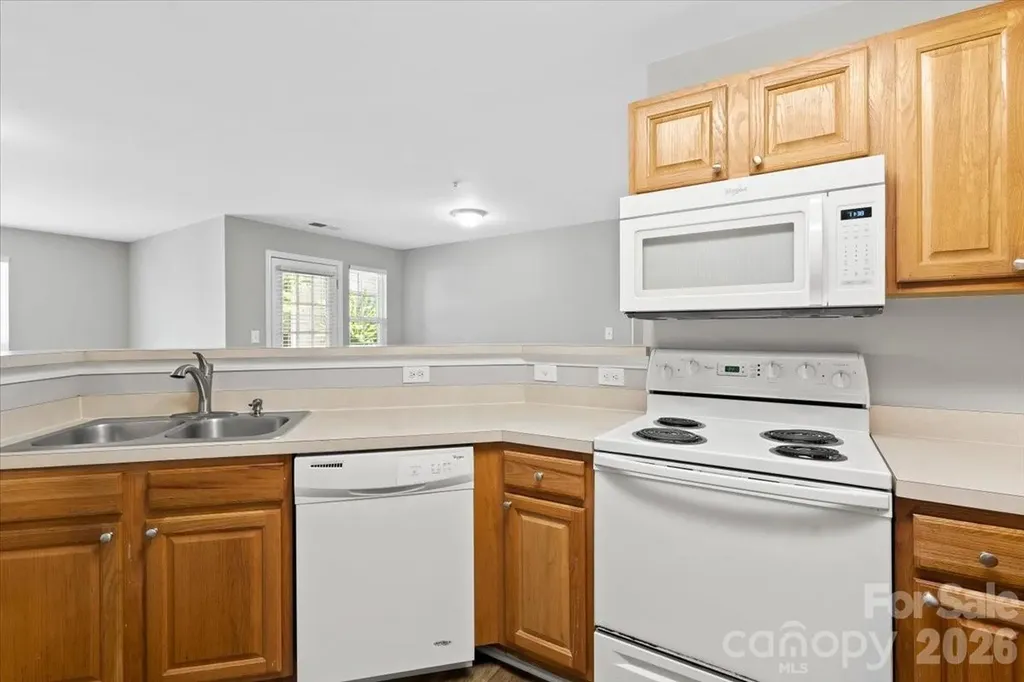 9810 Campus Walk Lane Charlotte NC 28262
