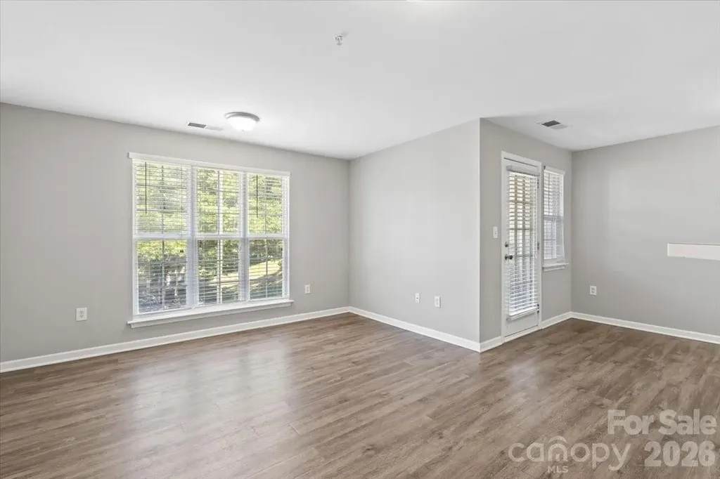 9810 Campus Walk Lane Charlotte NC 28262
