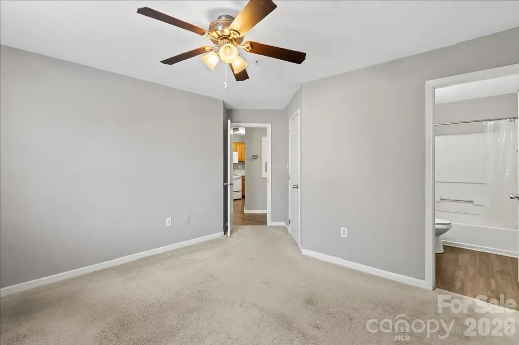 9810 Campus Walk Lane Charlotte NC 28262