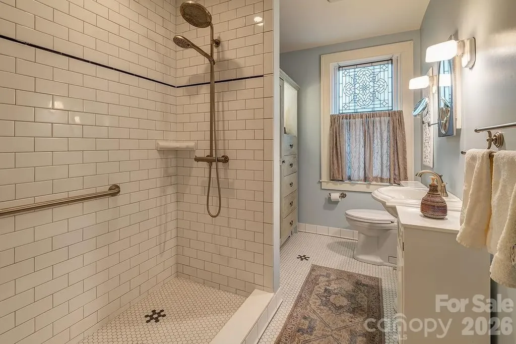 83 Tacoma Circle Asheville NC 28801