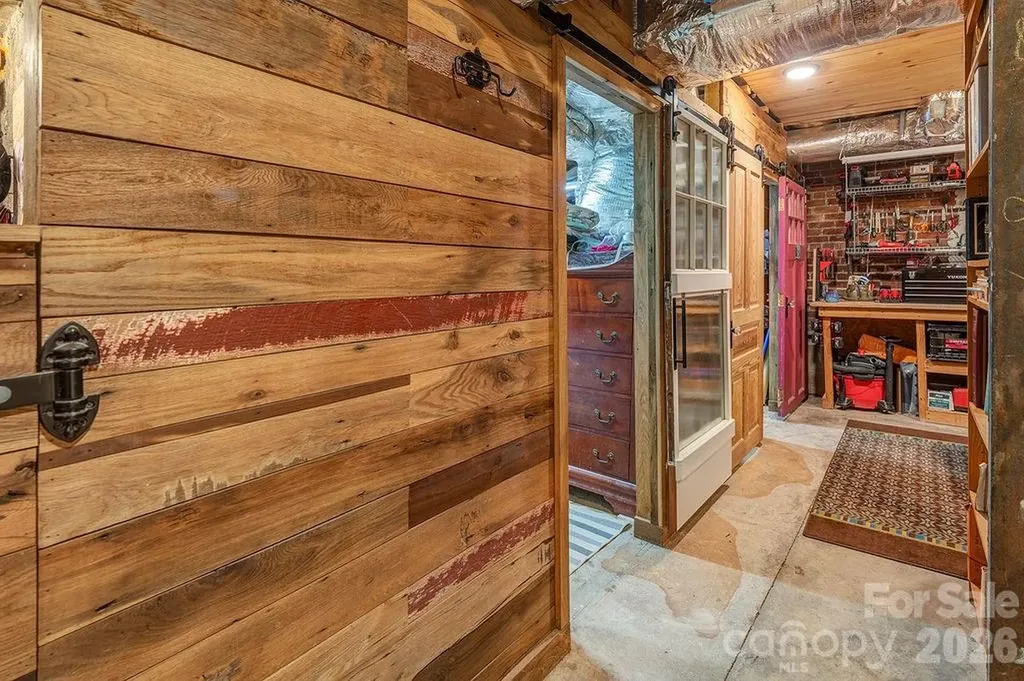 83 Tacoma Circle Asheville NC 28801