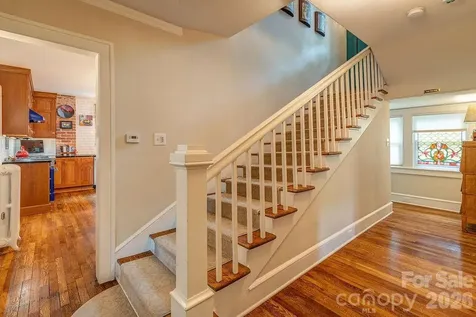 83 Tacoma Circle Asheville NC 28801