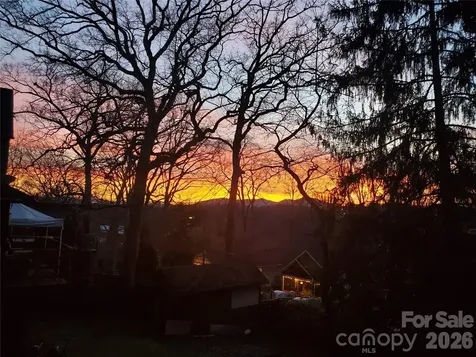 83 Tacoma Circle Asheville NC 28801