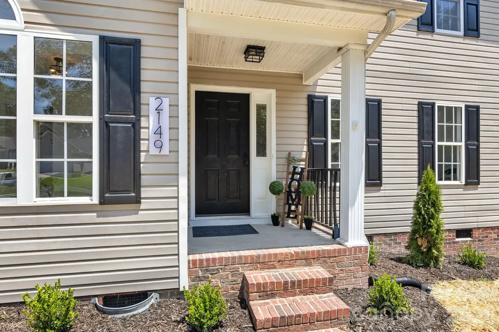 2149 Charles Towne Court Kannapolis NC 28083