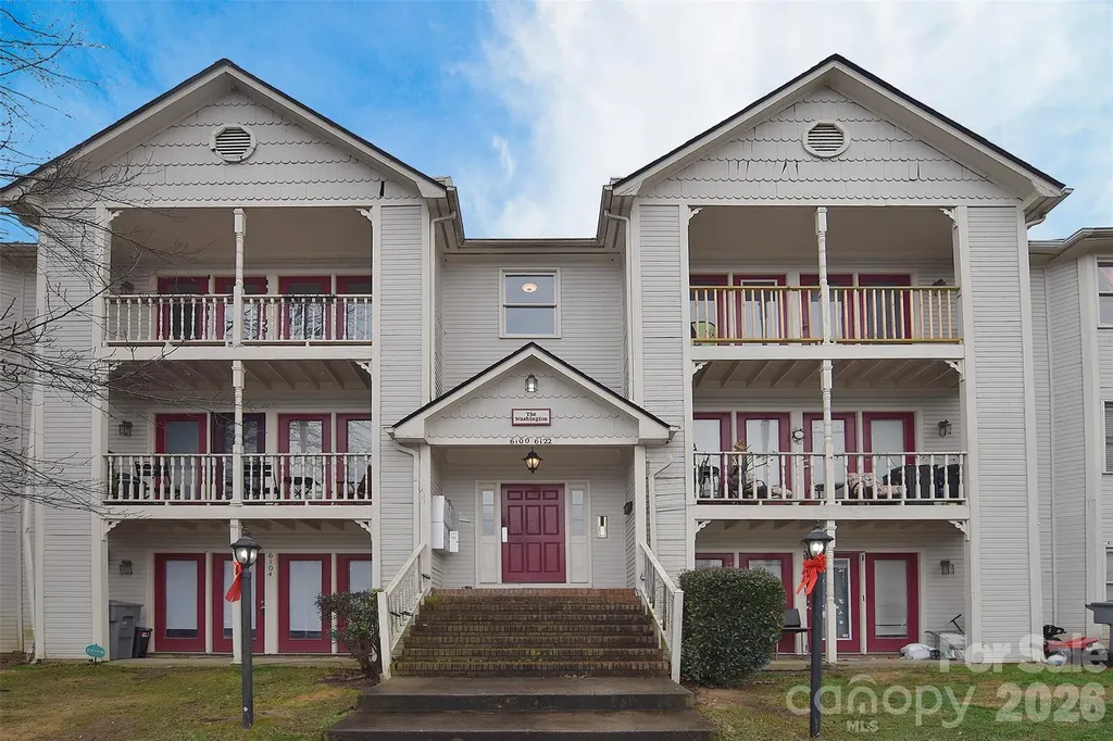6120 Meadow Rose Lane Charlotte NC 28215