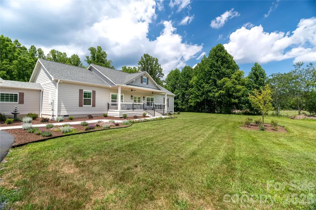 90 Saddle Club Lane Hendersonville NC 28739