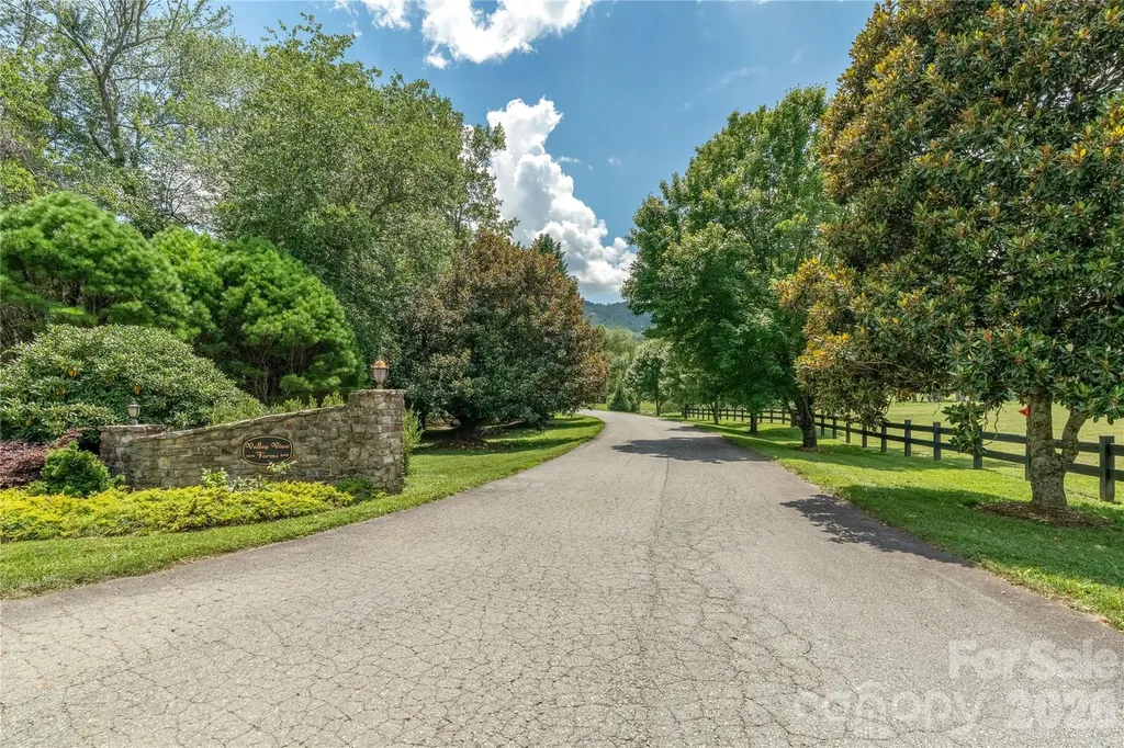 90 Saddle Club Lane Hendersonville NC 28739