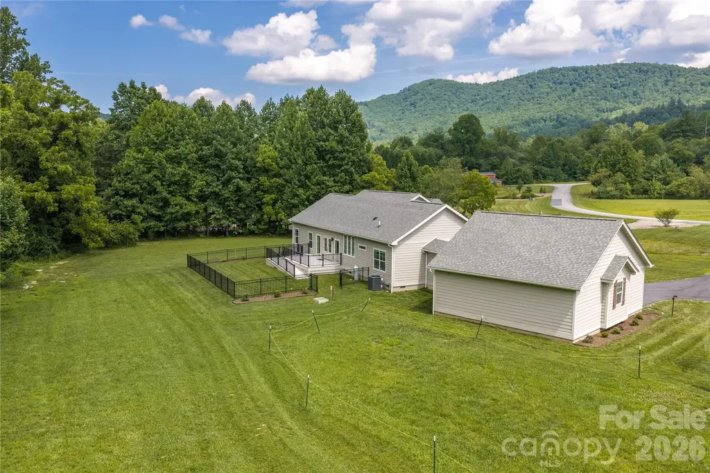 90 Saddle Club Lane Hendersonville NC 28739