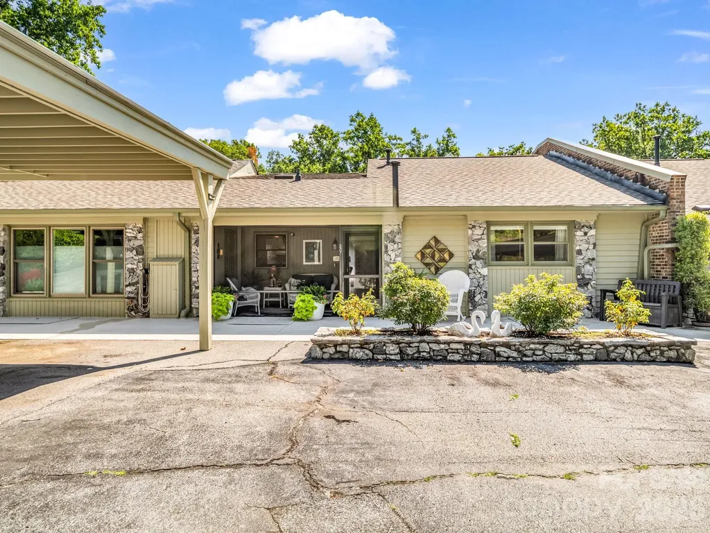 251 Carolina Drive Tryon NC 28782