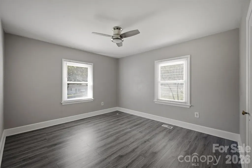 1060 14th Avenue NW Hickory NC 28601