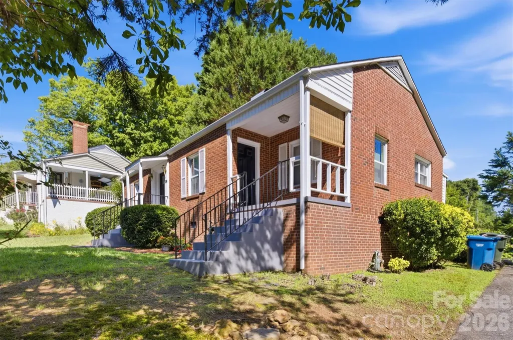 1060 14th Avenue NW Hickory NC 28601