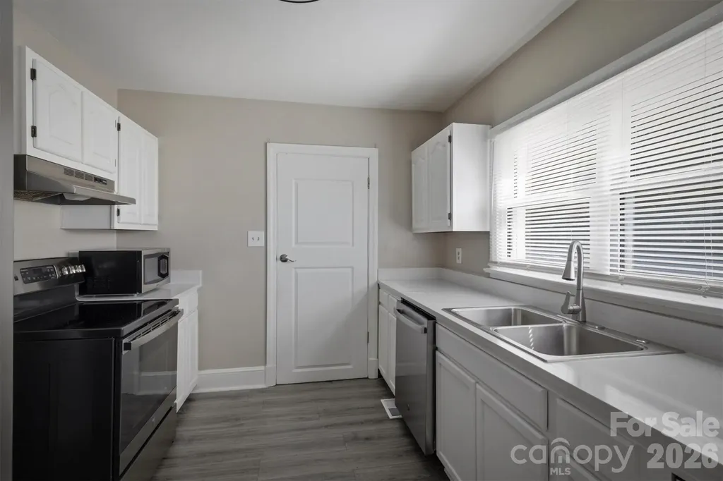 1060 14th Avenue NW Hickory NC 28601