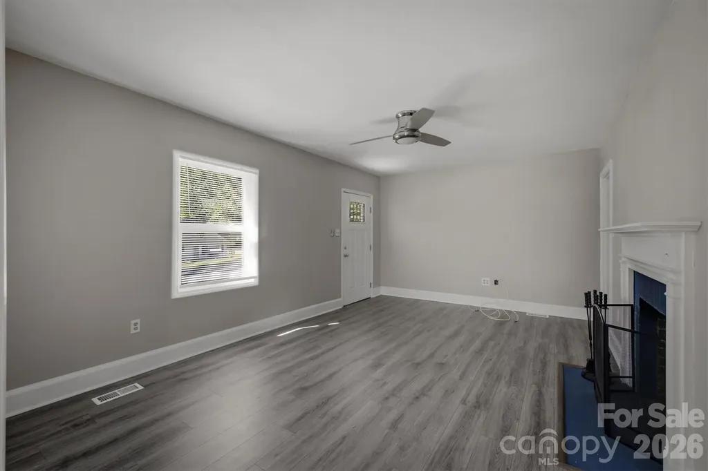 1060 14th Avenue NW Hickory NC 28601