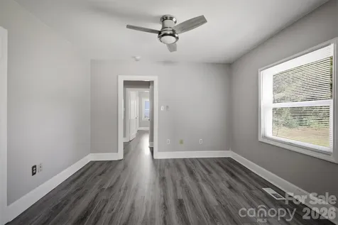 1060 14th Avenue NW Hickory NC 28601