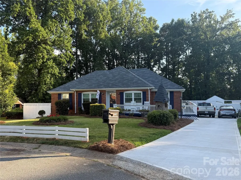 6507 Paleface Place Charlotte NC 28214