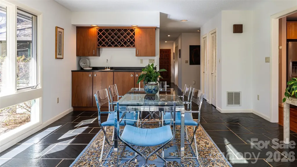12 Stuyvesant Crescent Asheville NC 28803
