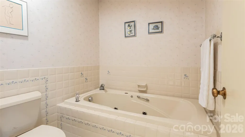 12 Stuyvesant Crescent Asheville NC 28803