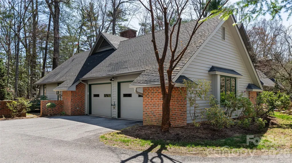12 Stuyvesant Crescent Asheville NC 28803