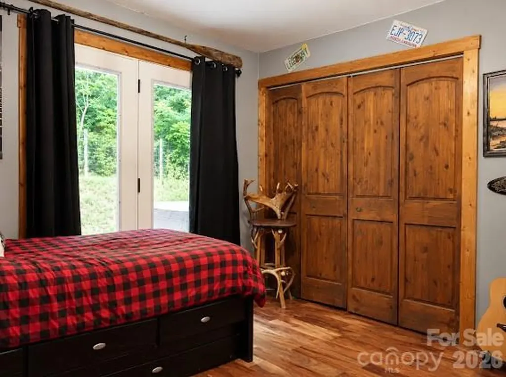77 E Lake Dr East Lake Drive Fairview NC 28730