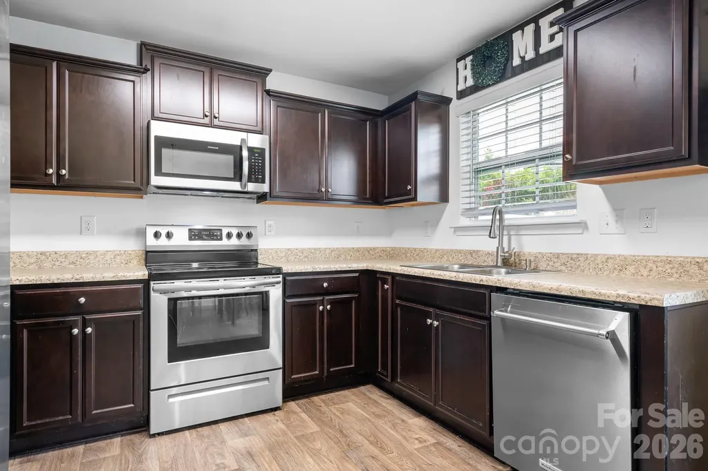 1554 Lilly Springs Place Dallas NC 28034