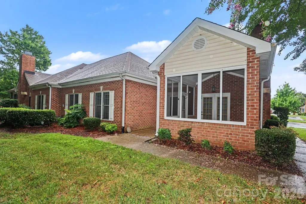 9807 Whispering Willow Court Charlotte NC 28210