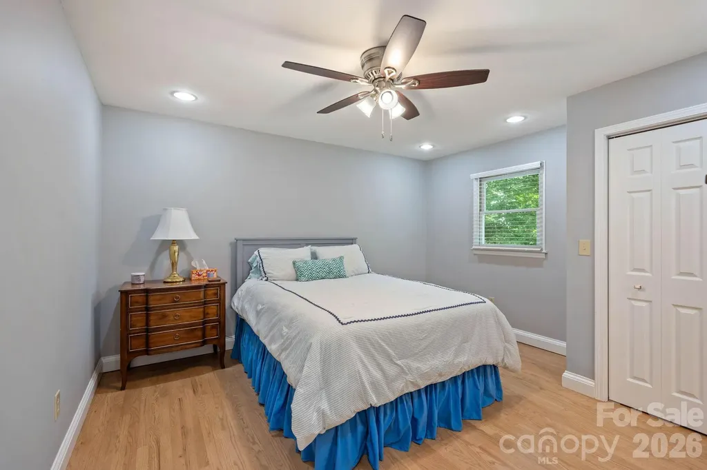 200 35th Avenue NW Hickory NC 28601