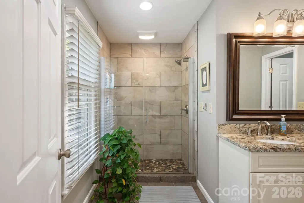 200 35th Avenue NW Hickory NC 28601