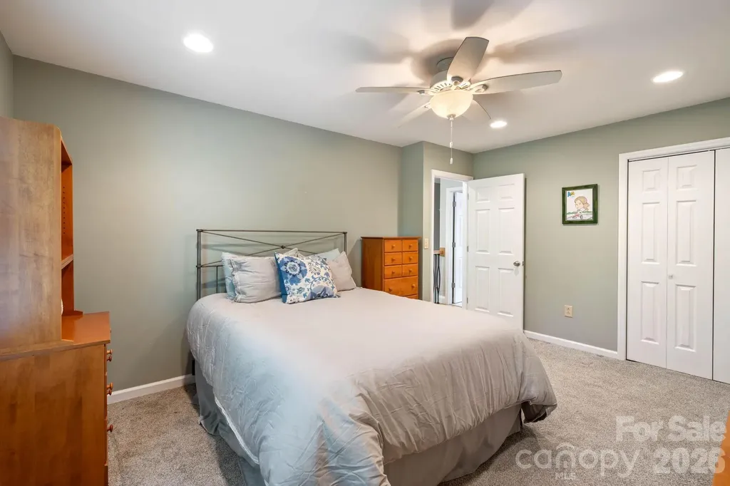 200 35th Avenue NW Hickory NC 28601