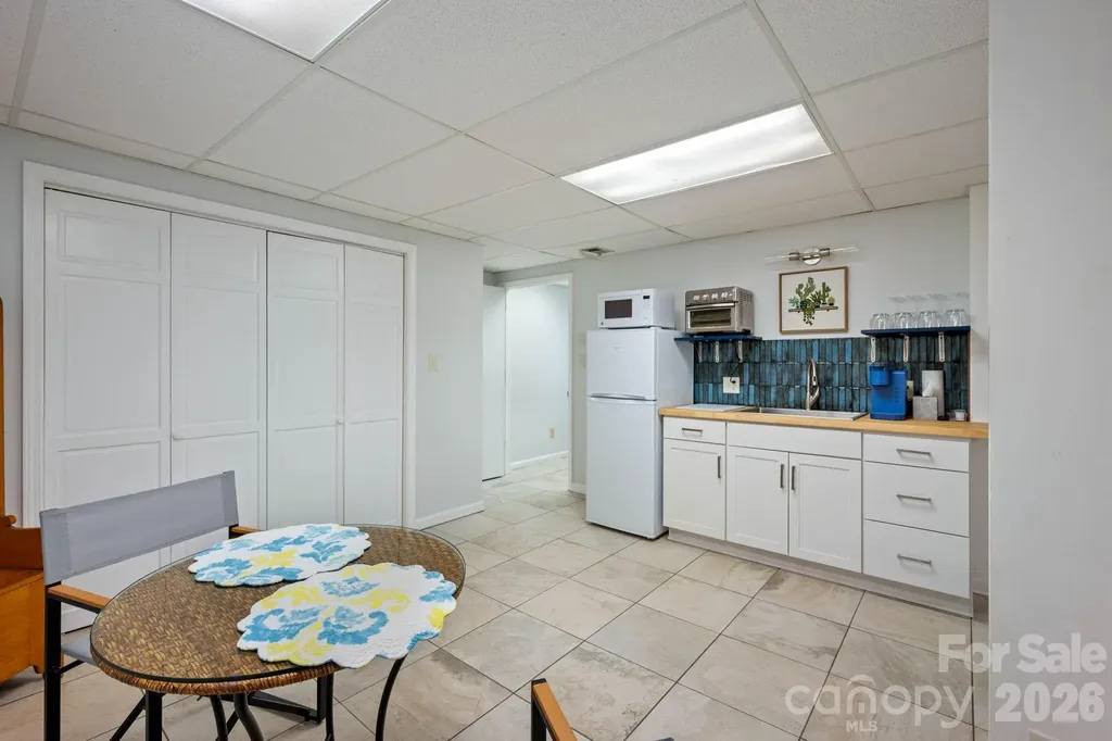 200 35th Avenue NW Hickory NC 28601