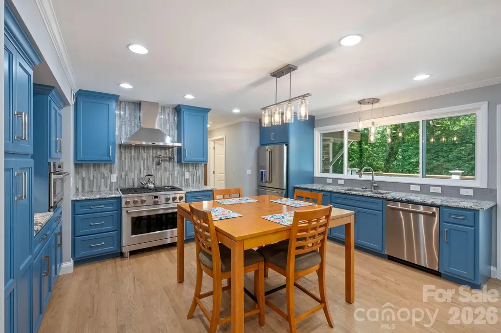 200 35th Avenue NW Hickory NC 28601