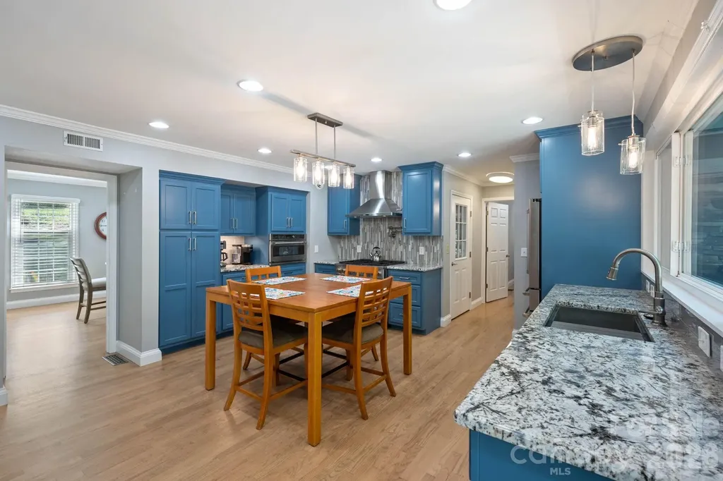 200 35th Avenue NW Hickory NC 28601