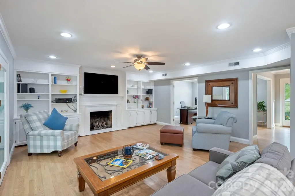 200 35th Avenue NW Hickory NC 28601