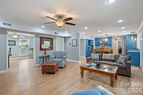 200 35th Avenue NW Hickory NC 28601