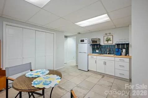200 35th Avenue NW Hickory NC 28601