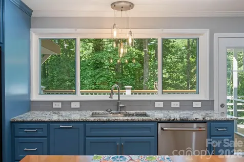 200 35th Avenue NW Hickory NC 28601