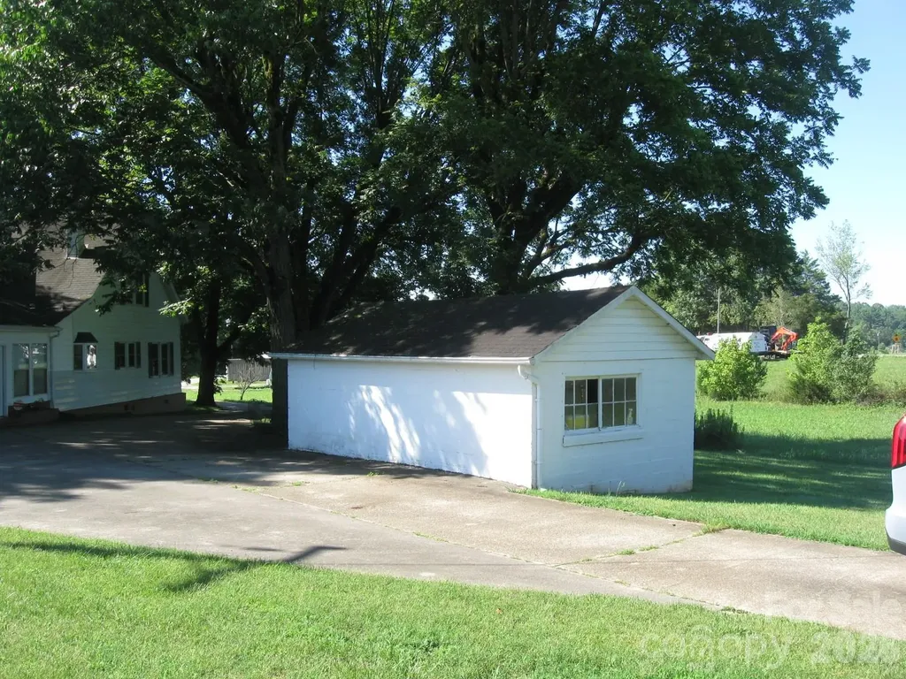 3850 Hartland Road Lenoir NC 29845