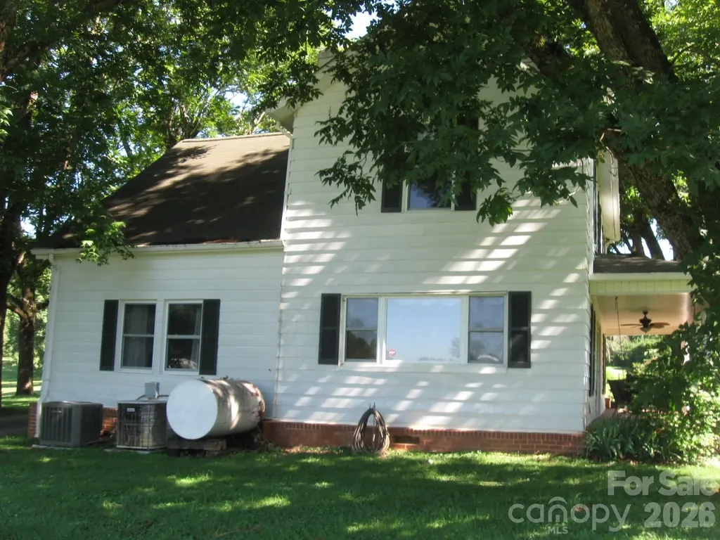 3850 Hartland Road Lenoir NC 29845