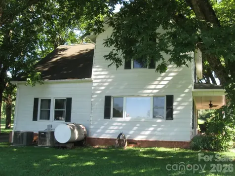 3850 Hartland Road Lenoir NC 29845