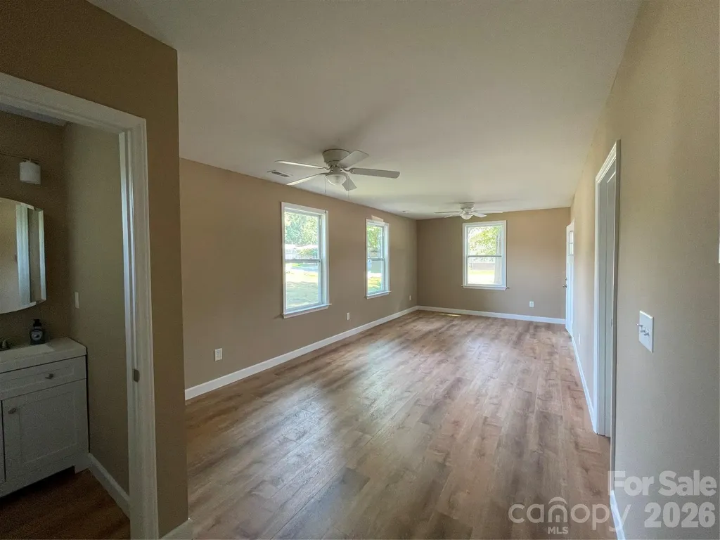 601 W Round Street Landis NC 28088