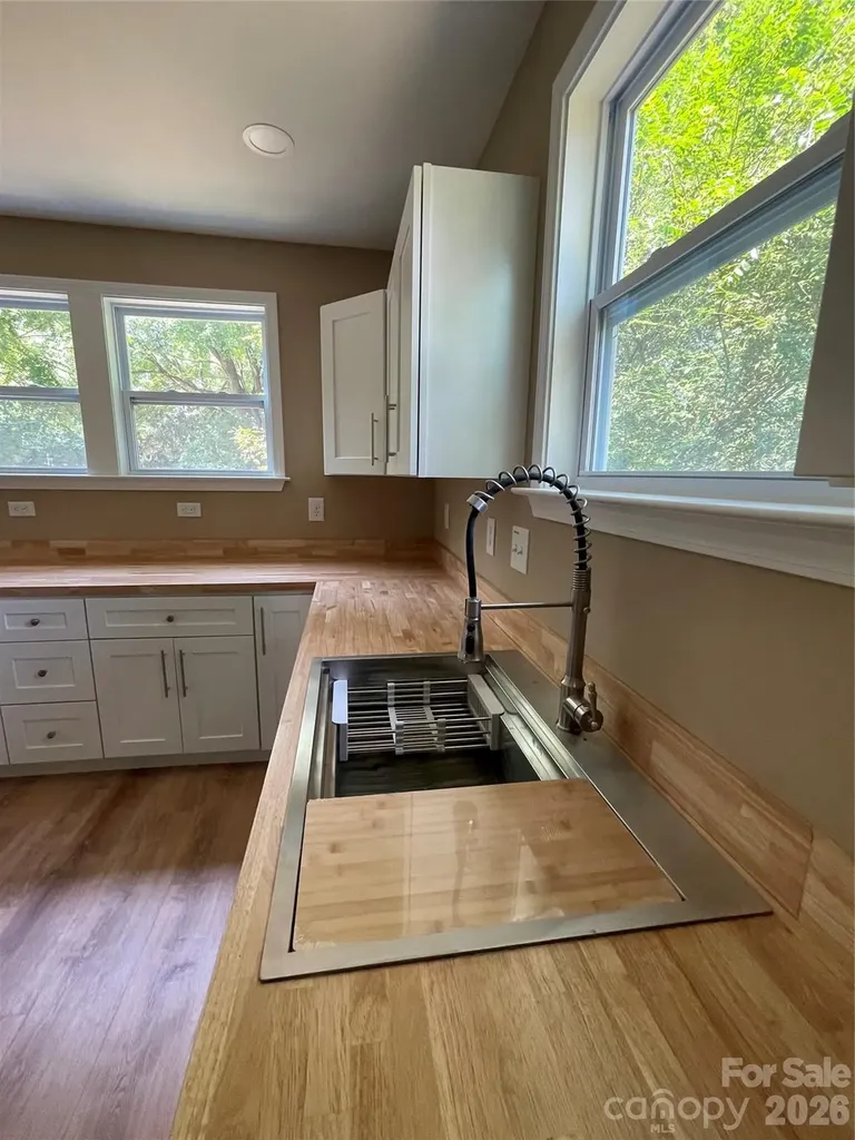 601 W Round Street Landis NC 28088