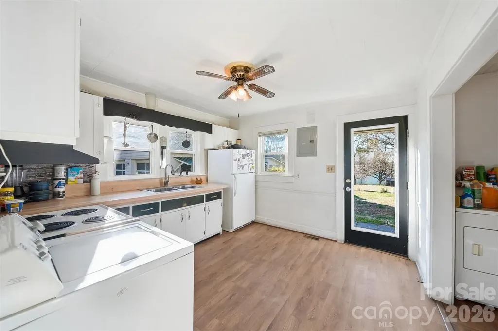 1406 Walt Arney Road SW Lenoir NC 28645