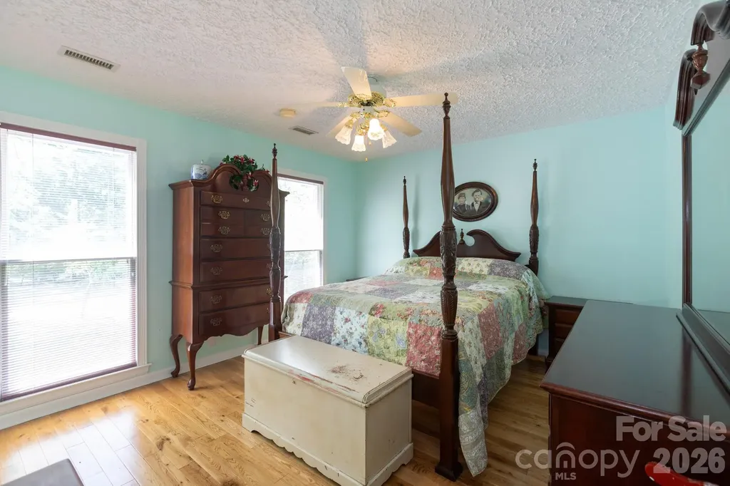 15224 Thomas Road Charlotte NC 28278
