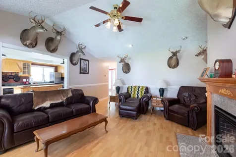 15224 Thomas Road Charlotte NC 28278