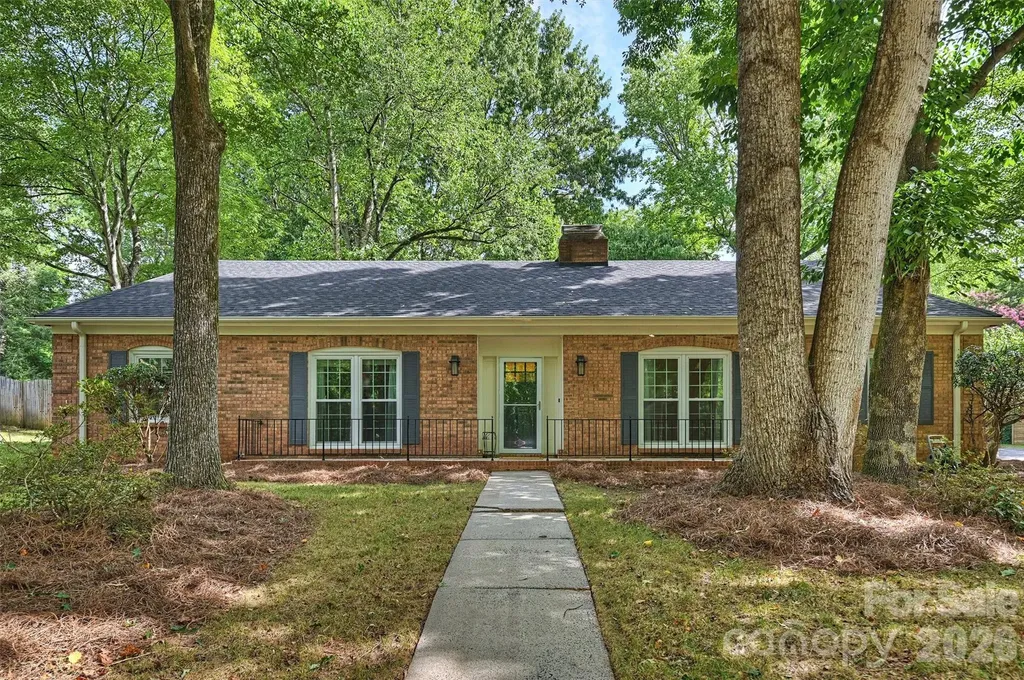 9301 Hinson Drive Matthews NC 28105