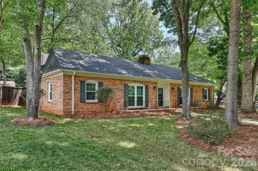 9301 Hinson Drive Matthews NC 28105